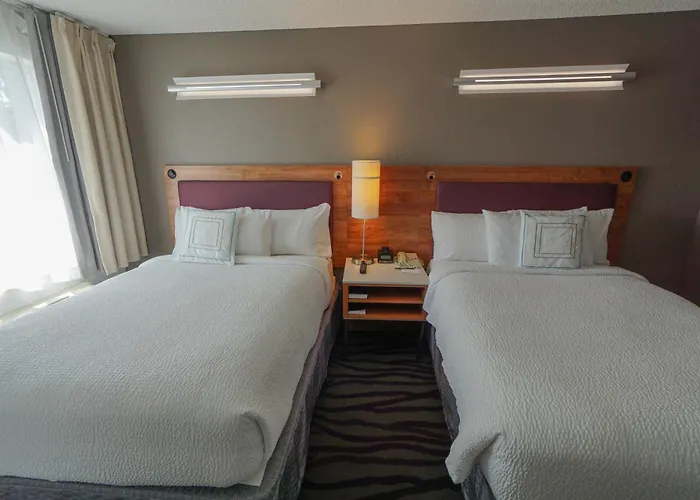 Springhill Suites By Marriott Savannah Midtown